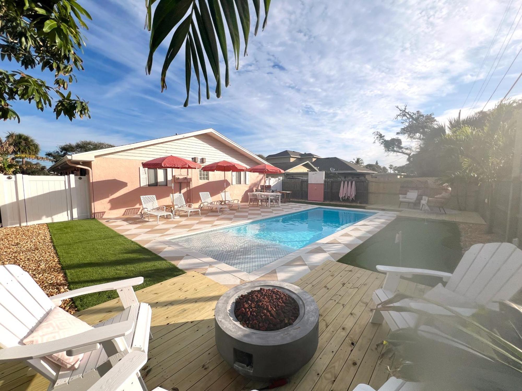 Luxury Villa 3 Blocks From The Beach With A Pool, Fire Pit And Outdoor Oasis 卡纳维拉尔角 外观 照片